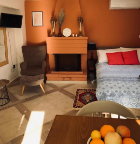 Zacharos Elegant Studio, Leonidio